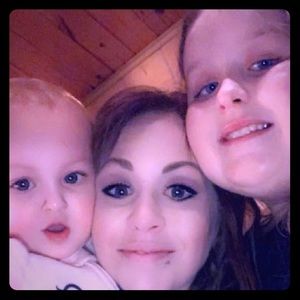 Meet your Posher, Lauren!✌🏻🙋🏼‍♀️